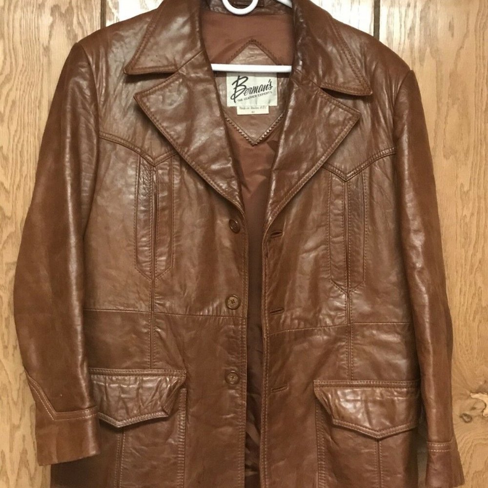 Vintage Berman’s Men’s Brown Leather Coat. Size: 4